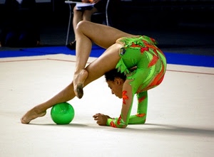 verde, palla, ginnasta, sport, ragazza, gambe, acrobata, contorsionista