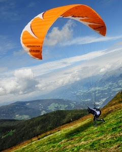 montagna, parapendio, paracadute, montagne, volare, nuvole, sport, arancione, lancio, volo, paracadutista, prato, cielo, vela