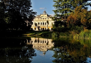 alberi, villa, acqua, riflesso, riflessi, lago, verde, palazzo, cielo, finestre, specchio, azzurro, stagno, parco, bandiera, laghetto